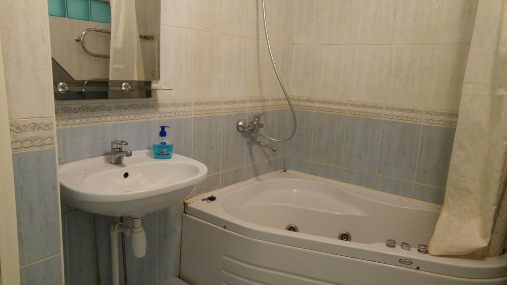 Shievchienko 10 Apartment เคียฟ ภายนอก รูปภาพ